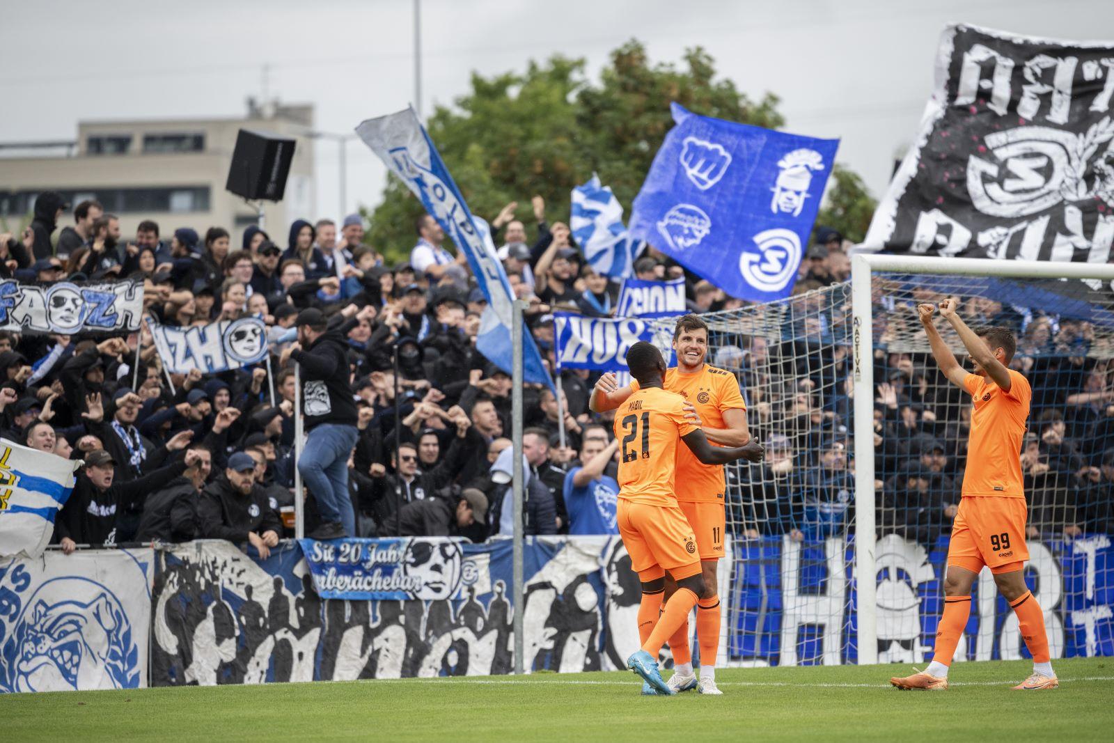 Derby auf dem Land und vor vollen Rängen 2